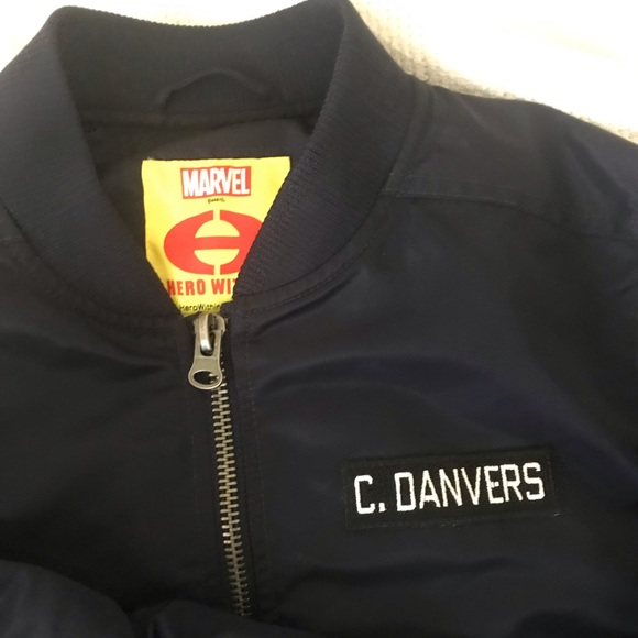 Captain Marvel flight jacket - Picture 3 of 6
